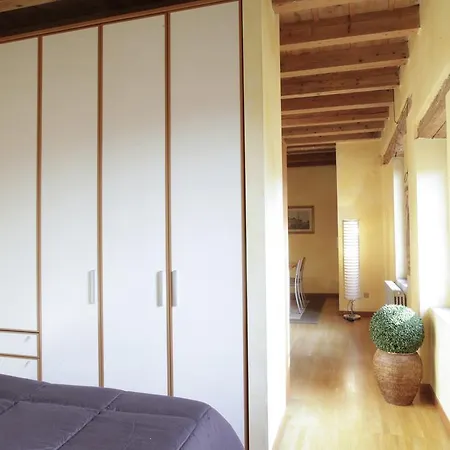Apartment La Corte Antica *